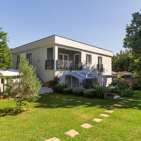 House Cetiri Hrasta 펜션 Pićan