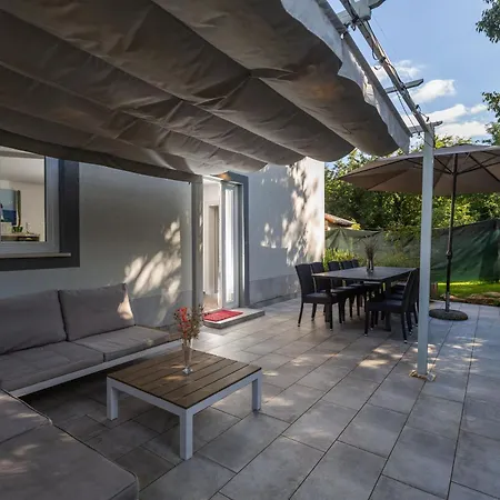 House Cetiri Hrasta * Cubanici