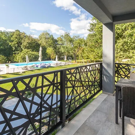 Feriehus House Cetiri Hrasta Pićan