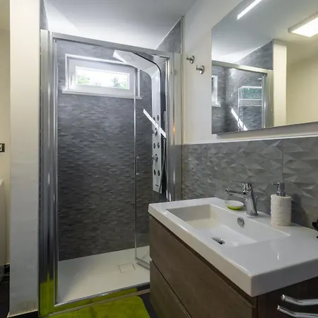 House Cetiri Hrasta Pićan