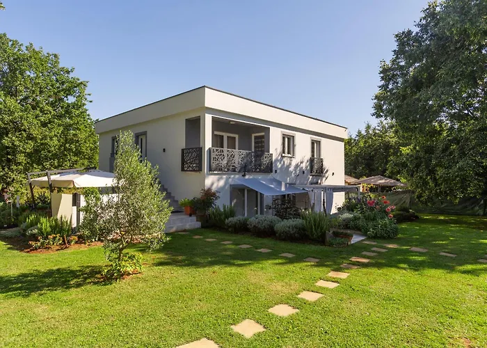 House Cetiri Hrasta 펜션 Pićan