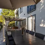 Semesterbostad House Cetiri Hrasta *