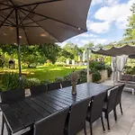 Semesterbostad House Cetiri Hrasta *