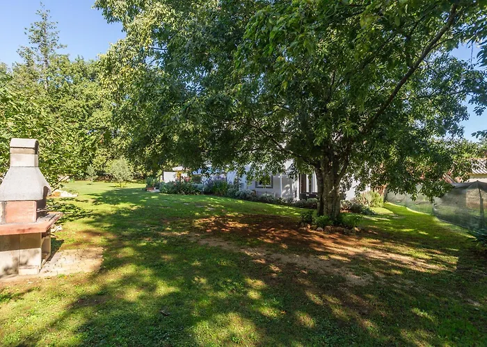 House Cetiri Hrasta *